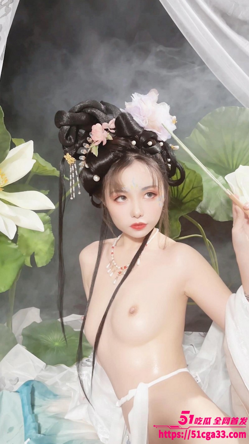 古装风反差萝莉 爆机少女喵小吉 大尺度写真泄密 香肩玉背曲线曼妙 全裸自拍惊艳全场！ - 51吃瓜网-51吃瓜网