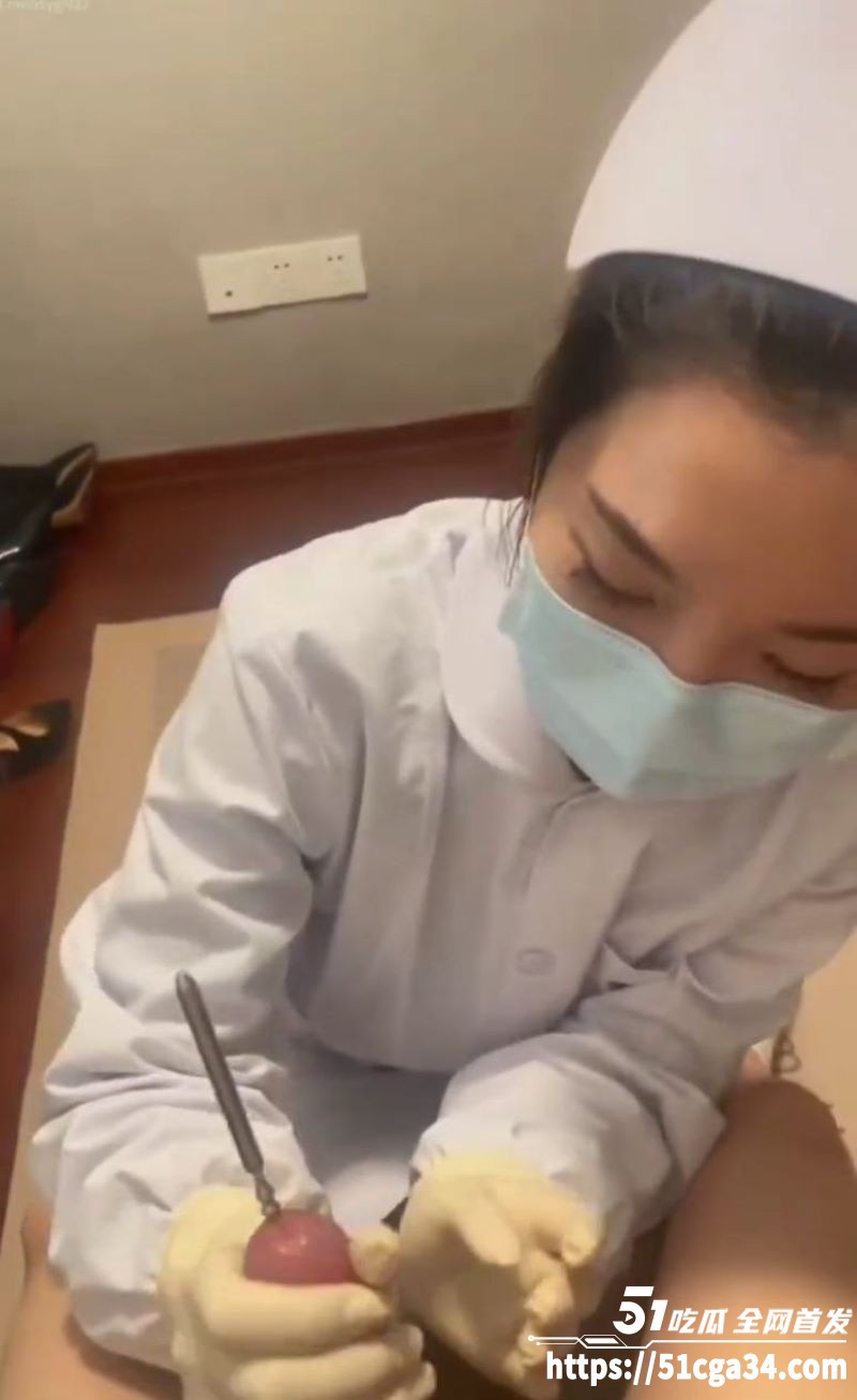 护士小姐姐最新调教玩法曝光！润滑油涂抹私处 钢针插龟头 极限刺激令人下体发凉！ - 51吃瓜网-51吃瓜网