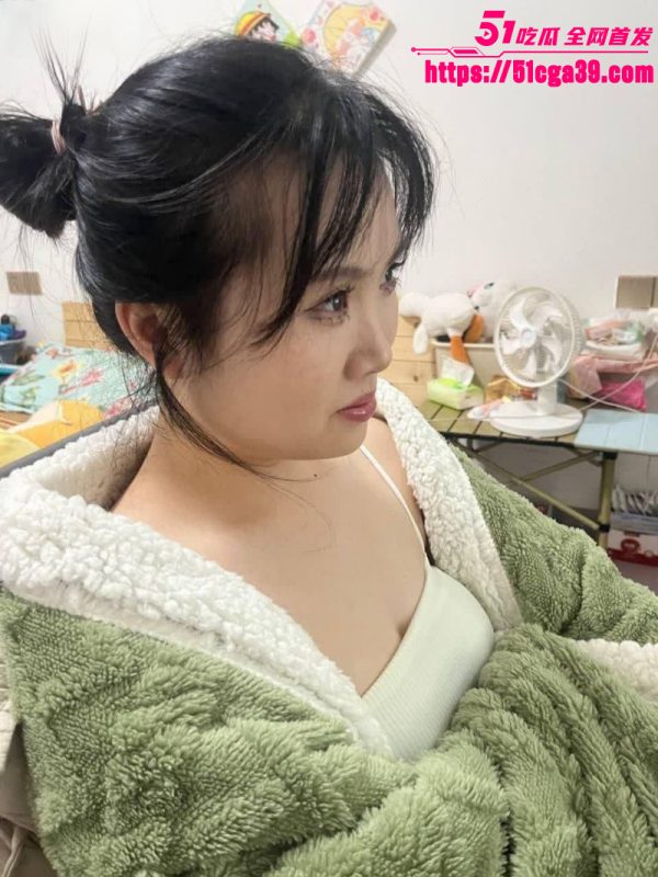 广东00后微胖母狗 宋绮玉 分手后被男友泄密私拍 丰腴身材露脸交合 阴毛浓密性欲极强！-51吃瓜网