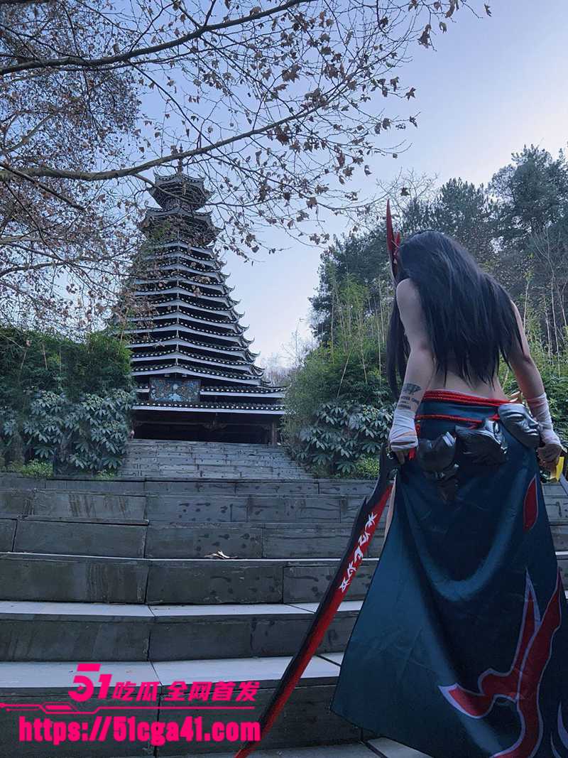 贵州花果园COS圈女神 人造18号 与金主做爱曝光 火辣身材完美暴露 小腿纹身实锤无疑！ - 51吃瓜网-51吃瓜网