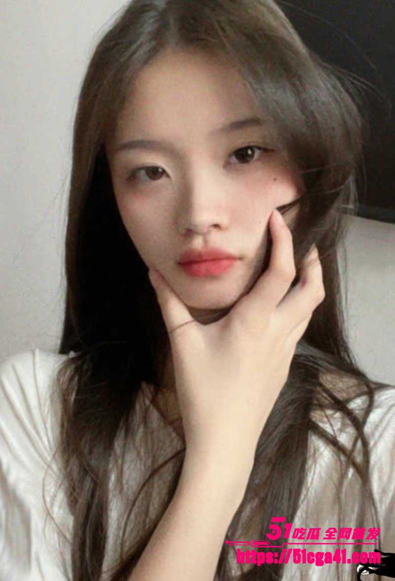 中山大学极品校花 谢小小 与富二代男友不雅视频流出 绝美少女淫骚舔屌 花式无套做爱 画面超淫刺激！ - 51吃瓜网-51吃瓜网