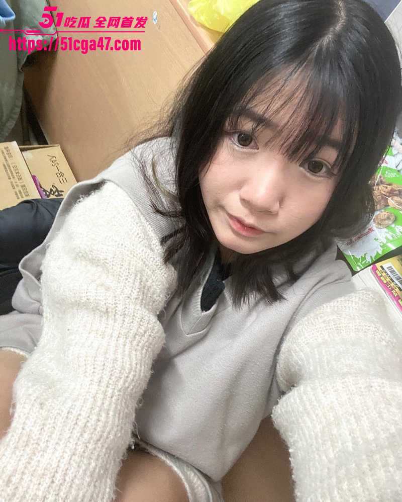 超可爱齐刘海学生妹 黄语婧 社交媒体聊色发裸照惨遭外流 巨乳白虎小母狗揉奶自慰！ - 51吃瓜网-51吃瓜网