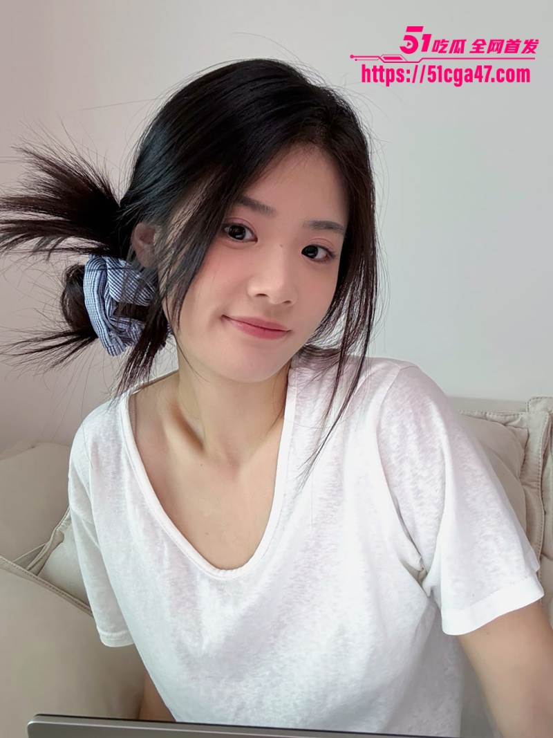 高校学生反差婊 约炮视频全校疯传 白虎嫩穴后入抽插 连干八次操翻母狗！ - 51吃瓜网-51吃瓜网