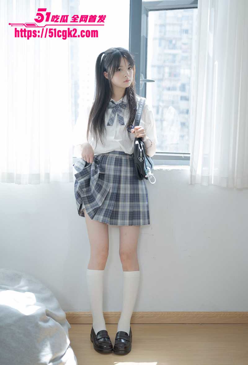 极品嫩模 林书辞 与摄影师素人渔夫携手私拍福利 蒙眼涂油调教 全裸出镜四肢铐紧 模拟足交羞耻爆表！ - 51吃瓜网-51吃瓜网