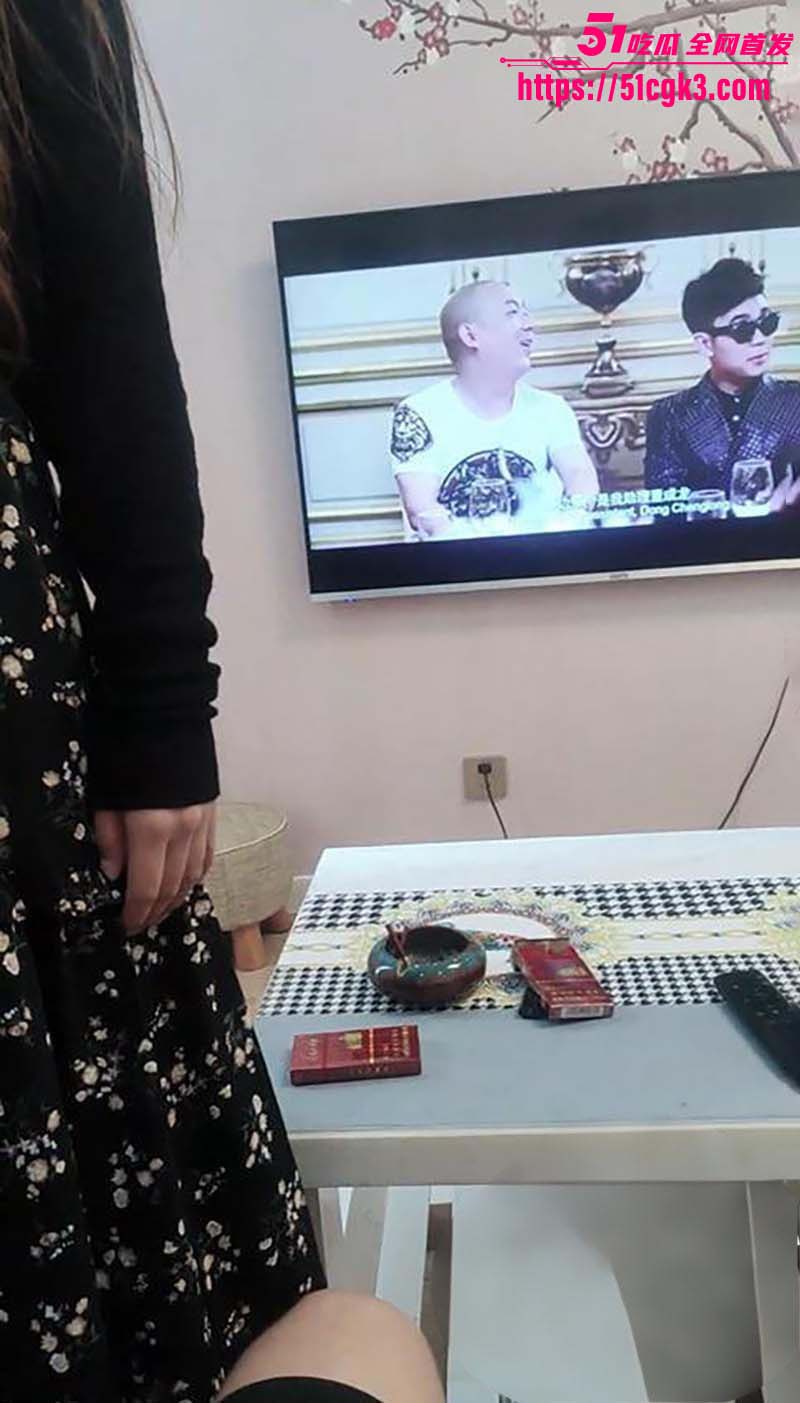 乱伦大神 善良的小嫂子 边看电影边被嫂子疯狂色诱 交欢过后精液流了嫂子一腿！ - 51吃瓜网-51吃瓜网
