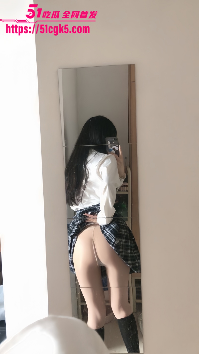 湖南长沙大学生 赵叶秋 背着男友被金主SM调教 蜜桃翘臀被抽打得通红 蜜穴被狂操到红肿！ - 51吃瓜网-51吃瓜网