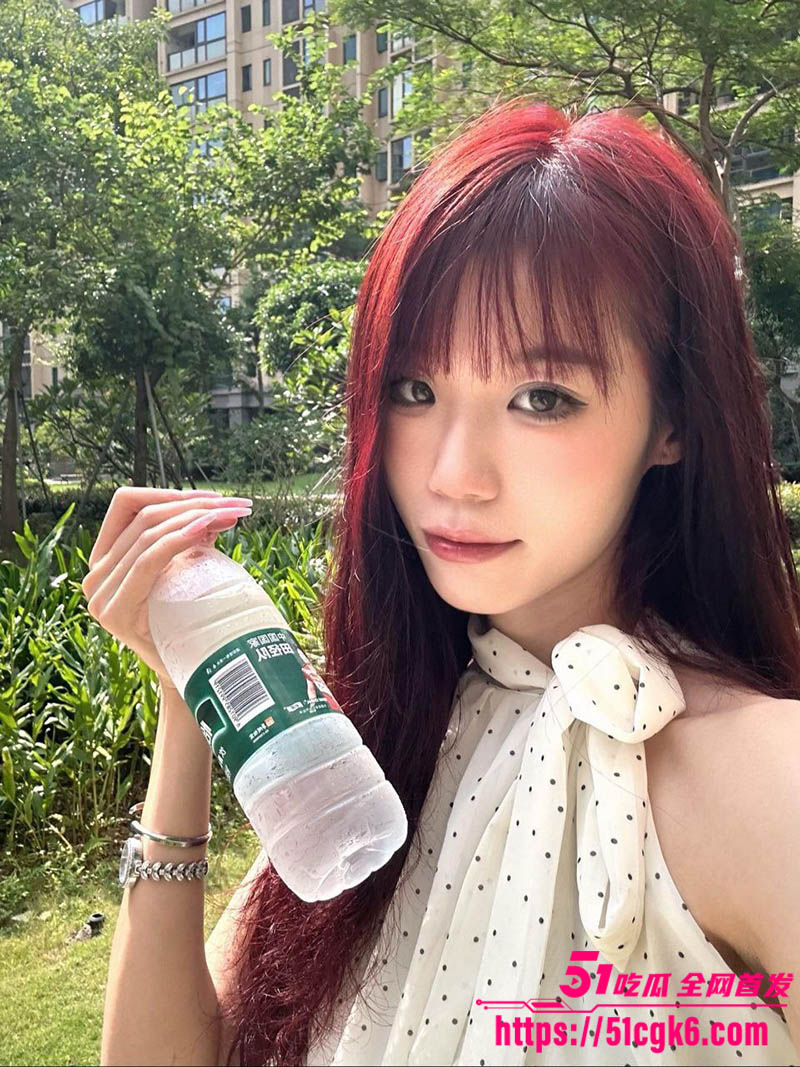 极品福利姬 白日梦想鸭 与大屌体育生酒店约炮 淫骚小穴白里透粉 虽然不是白虎 依旧耐看诱人！ - 51吃瓜网-51吃瓜网