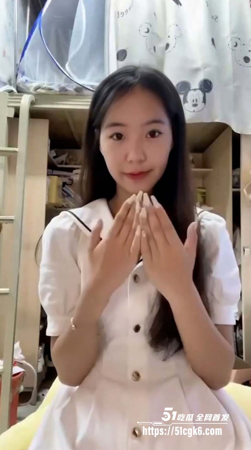 在校清纯大学生妹子私下变母狗 被调教超听话 深喉吃鸡舔弄金主爸爸的屁眼子 不知道以后又是哪个冤种当接盘侠 - 51吃瓜网-51吃瓜网