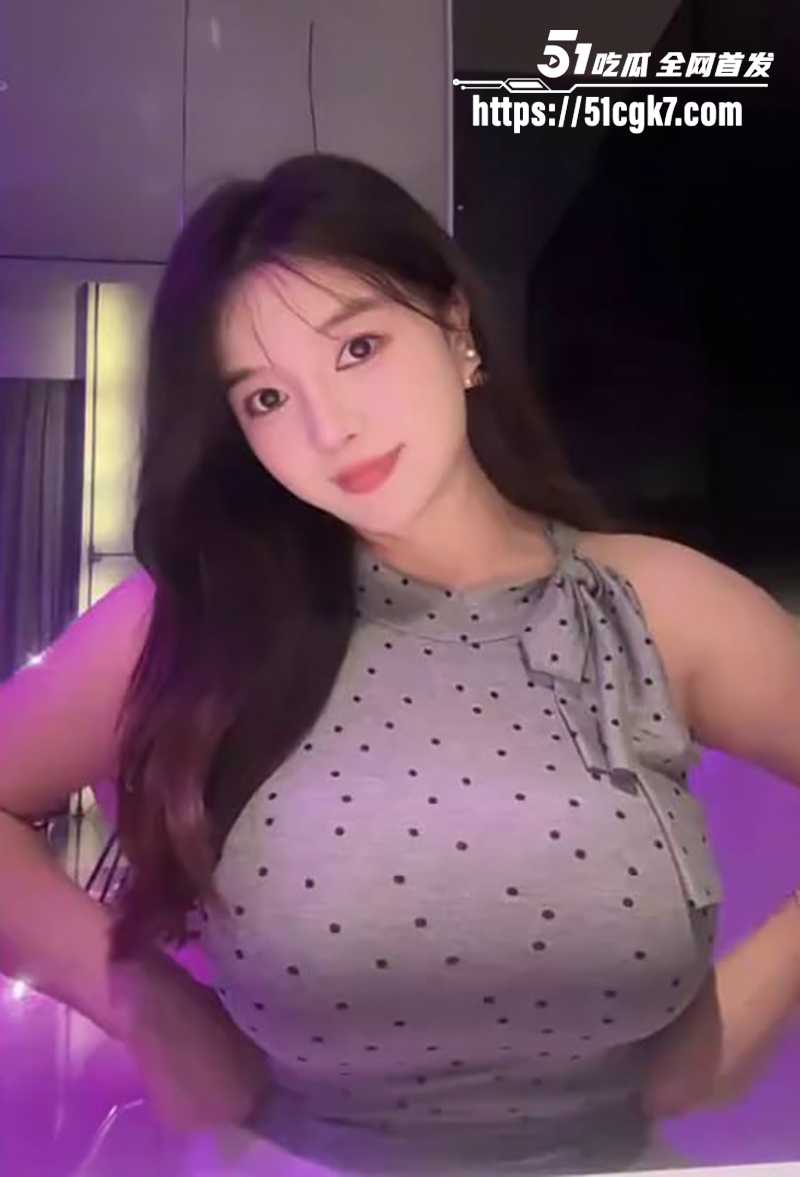 超美巨乳网红 赫本 不雅视频流出！顶级嫩妹下海玩裸聊 揉搓巨乳露臀掰穴 揉逼自慰反差骚爆！ - 51吃瓜网-51吃瓜网