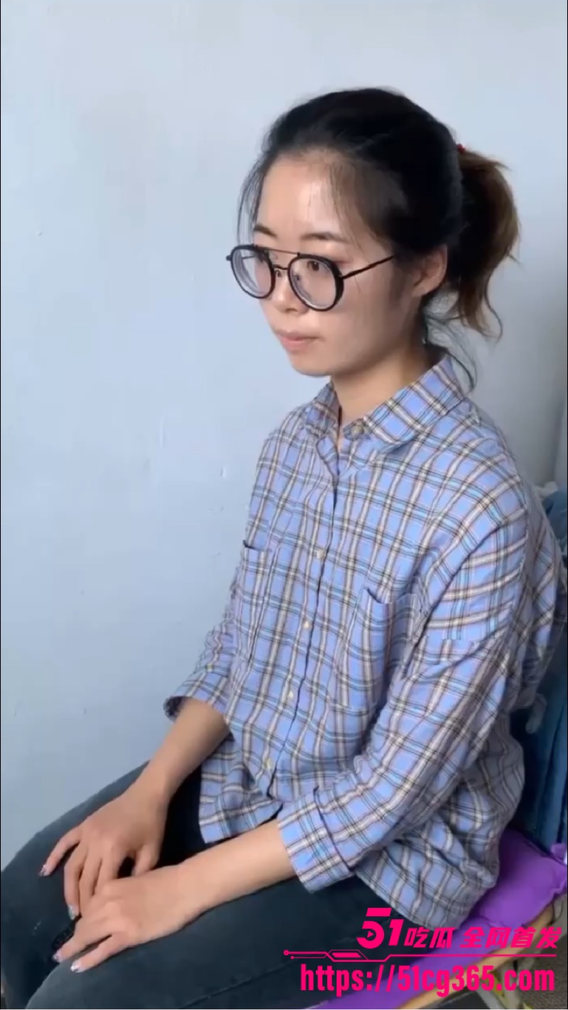 极品良家骚妇 李晓雯 黑丝腿撸射满脚掌 小乳白皙骚逼狂插 淫荡少妇下海爽到喷! - 51吃瓜网-51吃瓜网