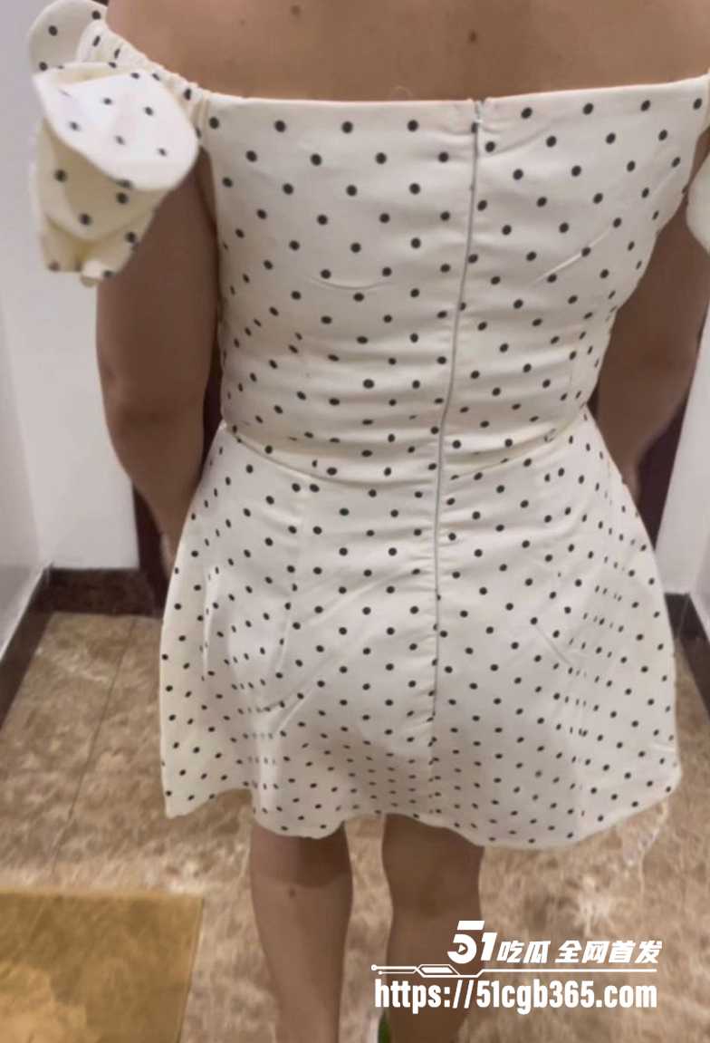 51原创博主 只吃小丸子 乱伦新作！偷窥小姨洗澡 被丁字裤撩起欲火 冲进浴室用肉棒挑逗 猛操肥臀骚货玩内射！ - 51吃瓜网-51吃瓜网