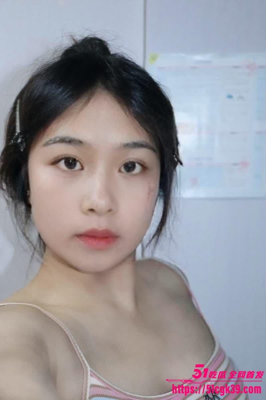云南大学研一 李思婷 性爱视频曝光 撅翘臀被后入猛干高潮迭起 魅魔纹身骚劲爆棚！-51吃瓜网