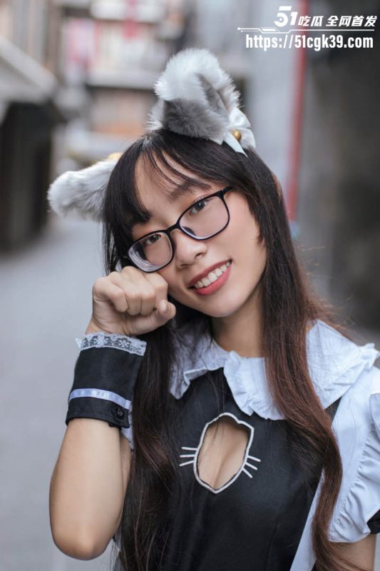 Onlyfans泰国极品眼镜妹 Hosh 福利私拍视频流出 推特万人追踪 蜂腰长腿性感妖娆极致淫骚！-51吃瓜网