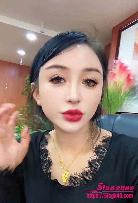甘肃美女网红 马宝贝 49秒矿泉水视频流出 裸聊拿康师傅水瓶插穴自慰被全网疯传！-51吃瓜网