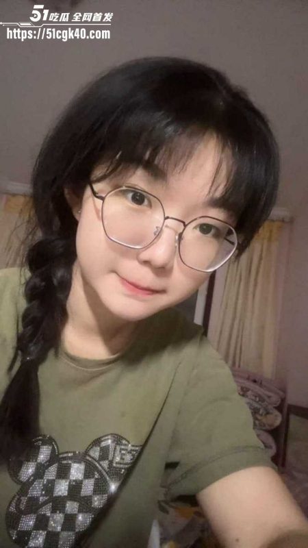 陕西榆林大一眼镜妹 林子苒 遭炮友PUA洗脑 沦为其泄欲网调母狗 不雅视频曝光！-51吃瓜网