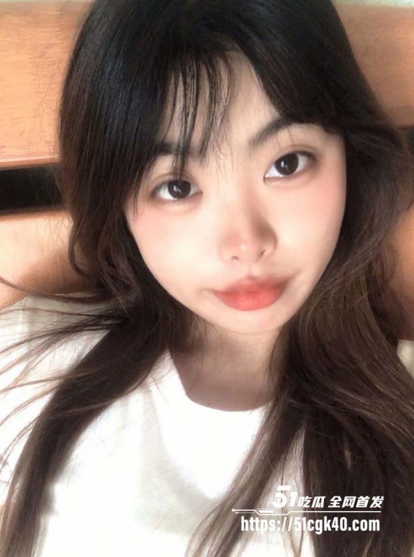 河南理工大学无毛嫩妹 邵雨薇 和男友偷吃禁果 平日里的文静女神到床上难掩淫荡的一面-51吃瓜网