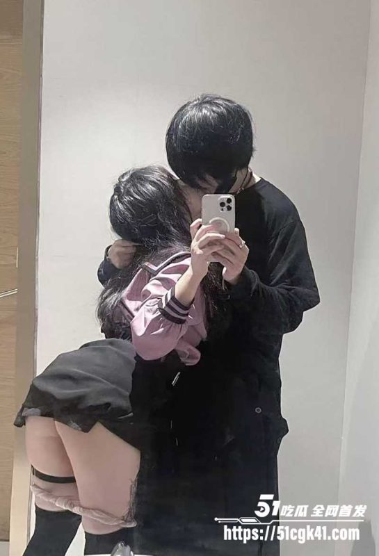 视觉系网红圈 惊爆三角恋淫乱大戏 网红 吉他张 被两女玩废 新欢索菲亚晒吞精照 旧爱pastter哭诉被捡尸！-51吃瓜网