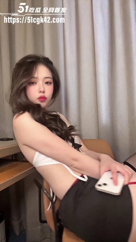 韩国人气女神 Tinaislove 下海化身财阀玩物 身着情趣制服被驯服调教 多姿势激烈交合 火辣震撼！-51吃瓜网