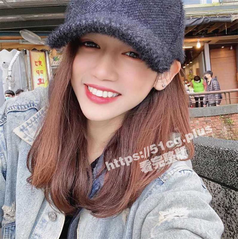 情侣泄密流出 还算漂亮的女友偷偷在房内做爱 羞涩对话超精彩-51吃瓜网