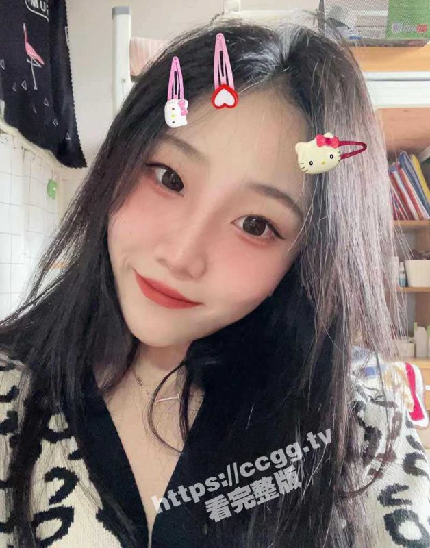 反差女大学生骚操作 双手吃鸡 双脚帮男朋友足交 游戏结束开始实战！-51吃瓜网