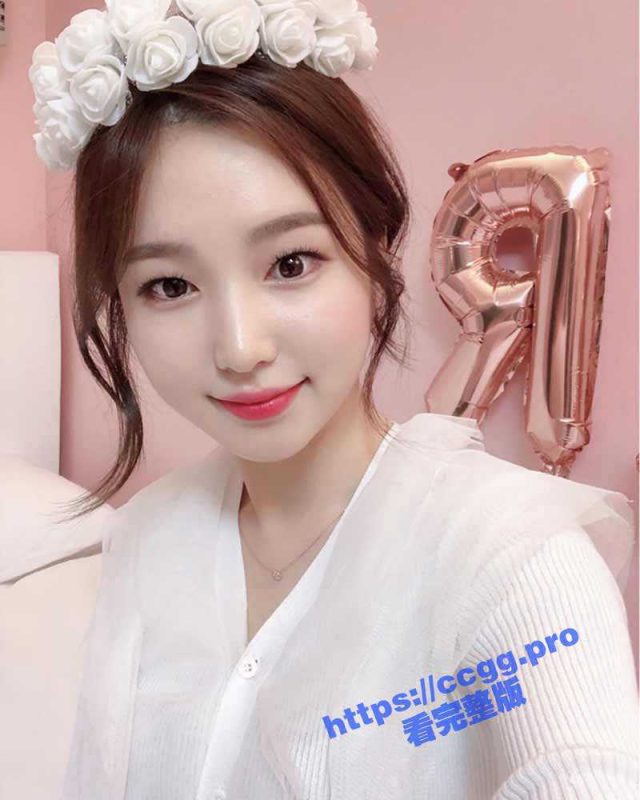 露脸才是王道！极品身材白富美空姐女神与富二代男友露脸自拍各种体位啪啪流出在穴里打钻干-51吃瓜网