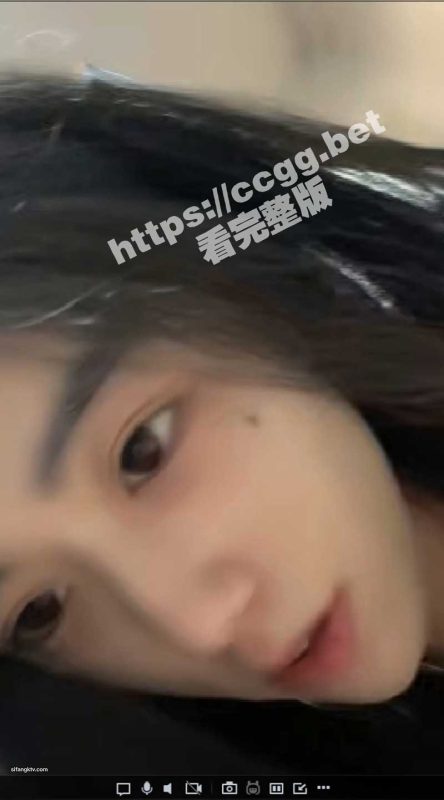 “我先脱一下衣服” 抖音三线小网红 欣梦然  甜美大学生与土豪1v1 裸聊自慰 大秀粉嫩鲍鱼-51吃瓜网