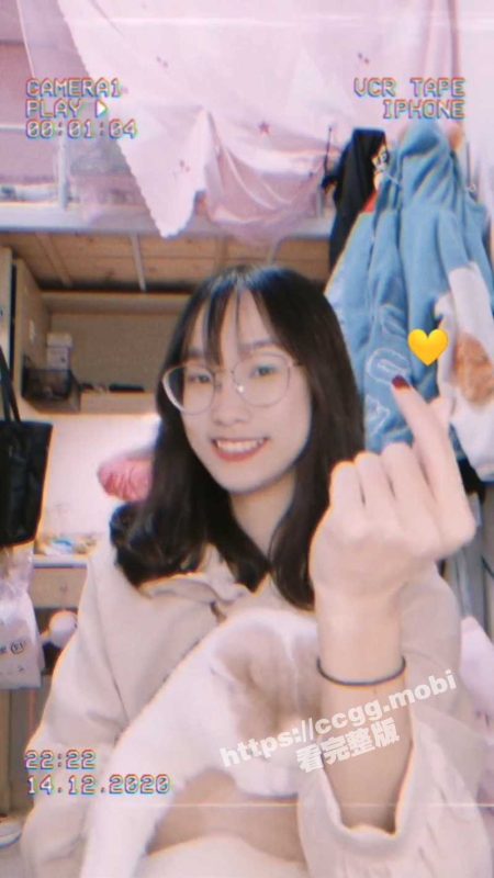 推特抖m『宝藏女孩小三彩』酷爱SM /捆绑/露出/真空/中出 学生时期反差自拍-51吃瓜网