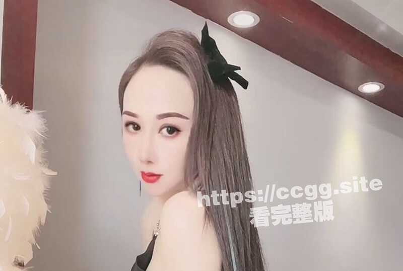 快手 #肉肉天鹅，极品大奶少妇土豪订制诱惑，自慰视频流出 - 51吃瓜网-51吃瓜网