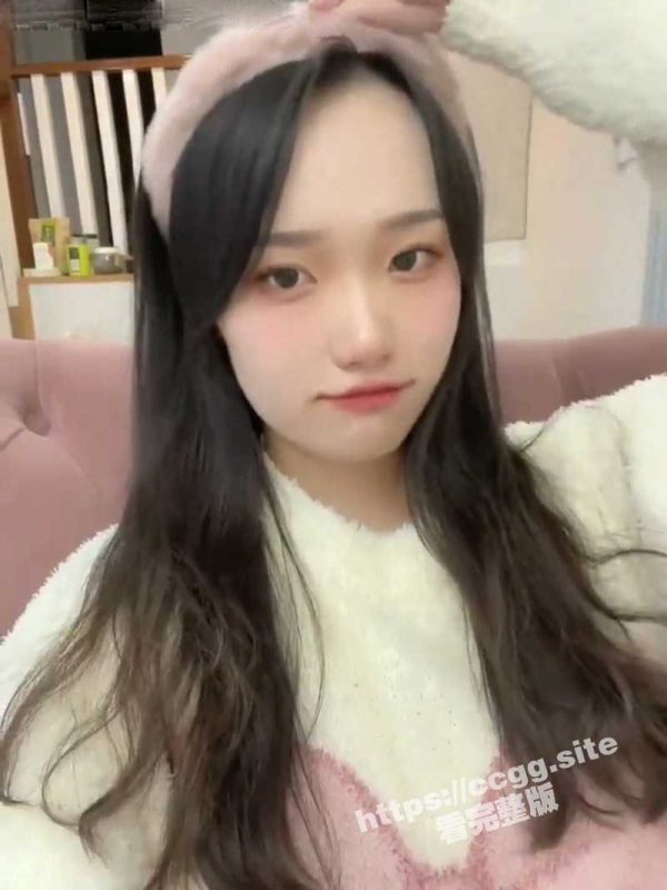 这个暑假的第一桶金！泄密流出 清纯大学生被金主包养 找来朋友一起3P内射！-51吃瓜网