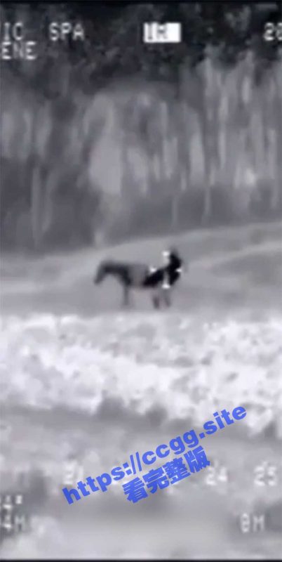 大哥用无人机拍摄牛人日牛 大白天这哥们竟然做这种事-51吃瓜网