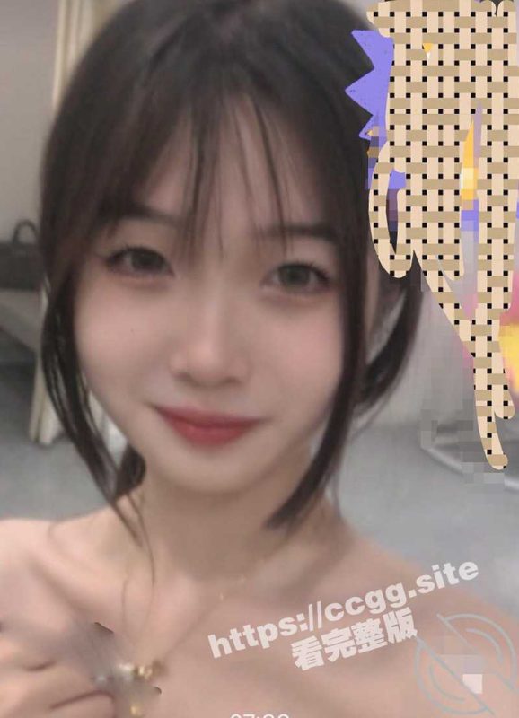 和亲妹妹网恋！哥哥用微信小号钓自己的单纯亲妹妹！偷拍妹妹洗澡让妹妹发自慰视频！-51吃瓜网