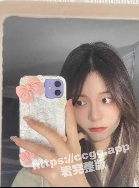 对着鸡巴比个耶 超高颜值骚鸡大三校花与男友性爱自拍流出 丰臀骑乘 深喉跪舔 服侍男友超到位-51吃瓜网