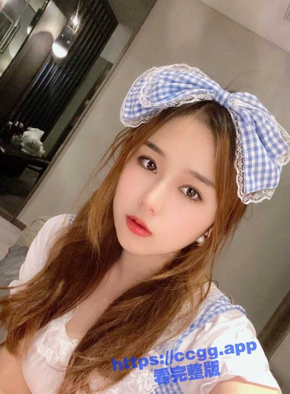 大神双飞无套后入调教极品姐妹花，女友还在一旁指导拍摄，一男三女的大party可太爽了-51吃瓜网