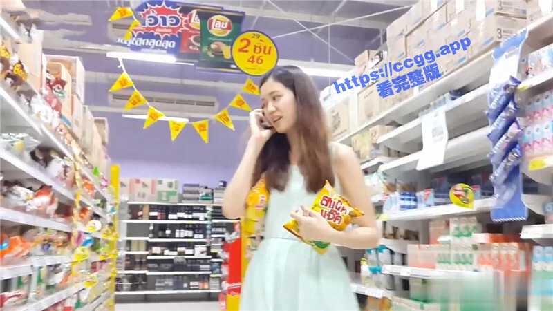 大型商场跟踪抄底长裙美女 竟然没有穿内裤看到她的多毛小黑鲍了-51吃瓜网