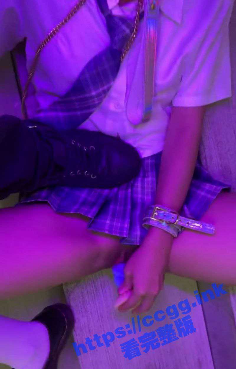 楼梯间迷奸双马尾小学妹 强制自慰+羞辱踩脸踩胸+撒尿 被轮奸后晕过去 - 51吃瓜网-51吃瓜网