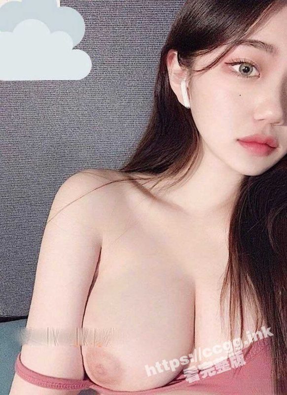 微博反差婊『一只董小可爱』极品美人 身材一流 多人大尺度啪啪合集泄密！-51吃瓜网