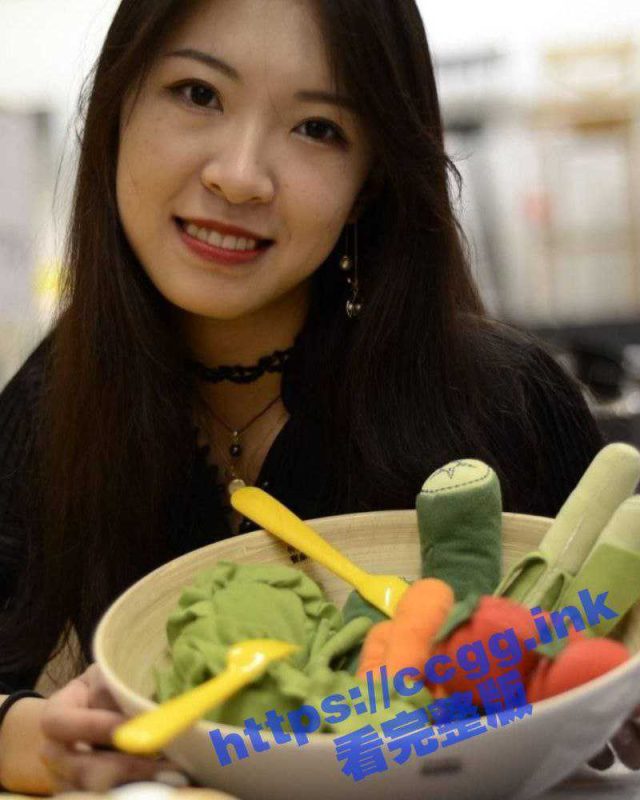 太原32岁房产中介 已婚少妇调教2个月已开发完毕 舔脚 乳夹 sm 奴性拉满 客户很满意！-51吃瓜网