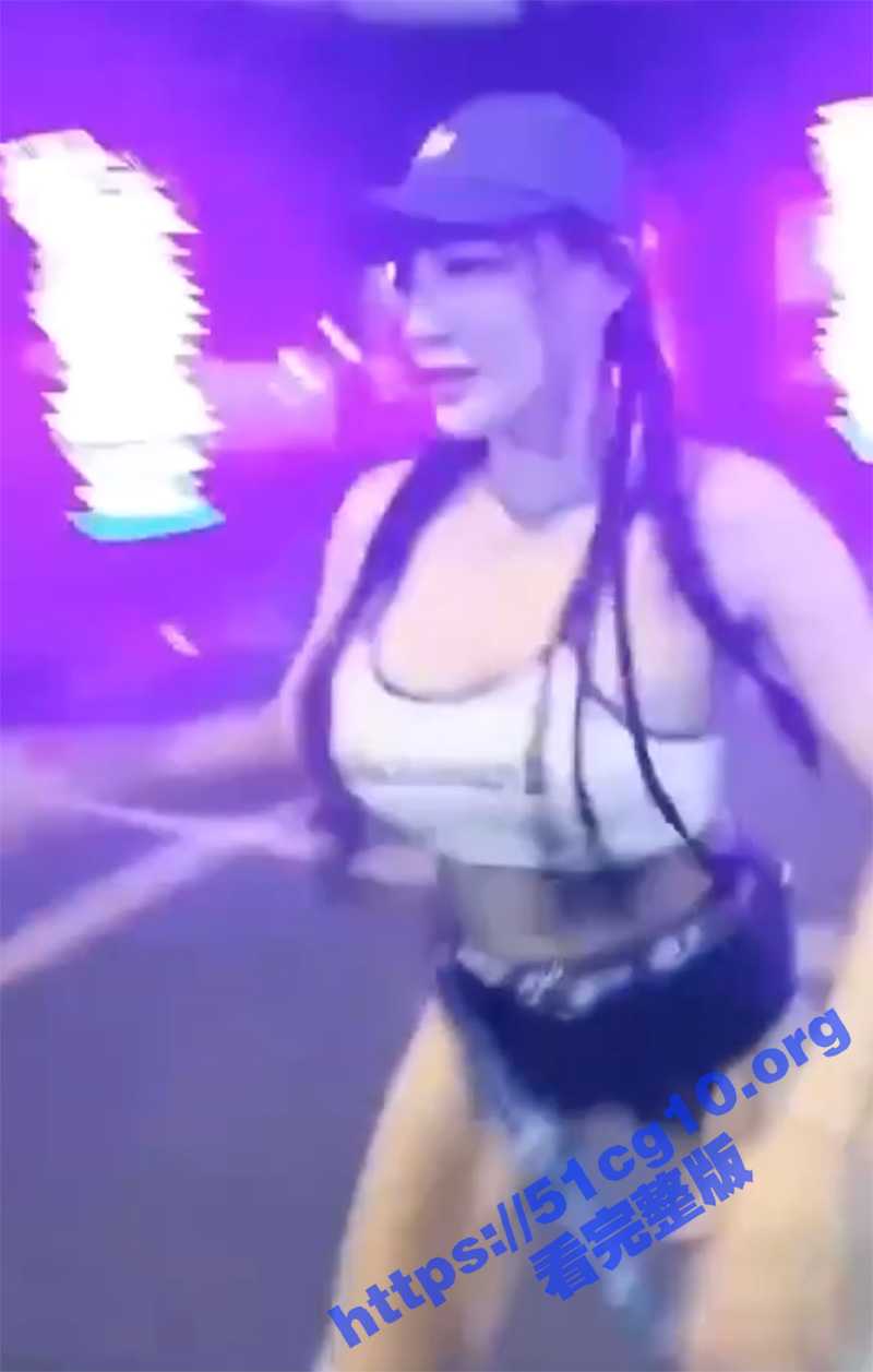 巨乳 美女 打篮球 带球撞人技术手段 犯规了 - 51吃瓜网-51吃瓜网