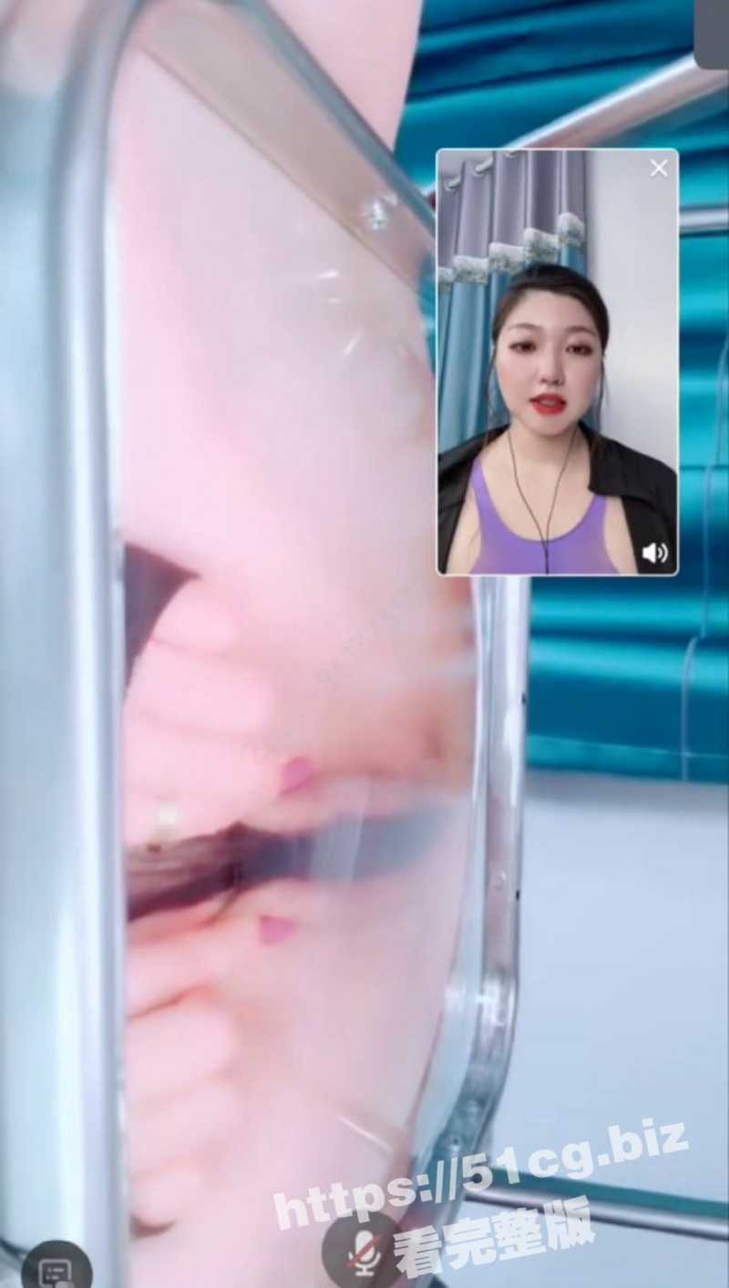 抖音网红 甜宝儿 土豪双视角有声音！一边在平台直播一边私下会议露骚穴 骚出一个高度 太会玩了！ - 51吃瓜网-51吃瓜网