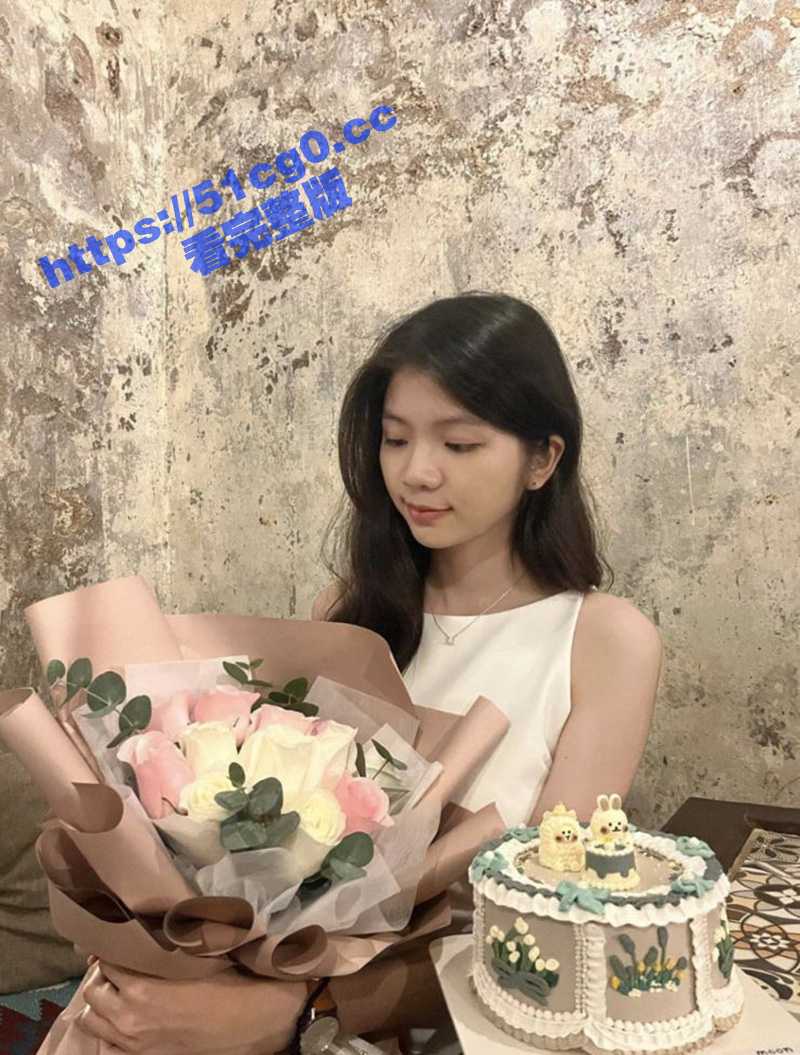 终极贫乳反差婊 马来西亚新山 01年的可爱女生人前女神人后小母狗 被男友调教野外露出 观音坐莲视频流出！ - 51吃瓜网-51吃瓜网