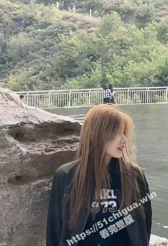 南京三甲医院护士 王雨晨 的兼职事业 假期休假找金主旅游陪玩 被金主调教得欲生欲死 3P吞精贼利索-51吃瓜网