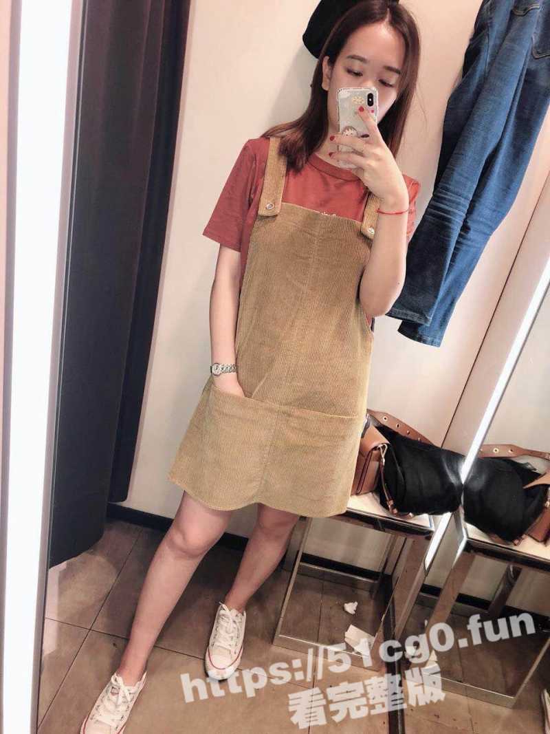 颜值清纯女教师背着男友找炮友！极限反差趴在炮友身下 被按头口交 女教师吃得超级丝滑 - 51吃瓜网-51吃瓜网