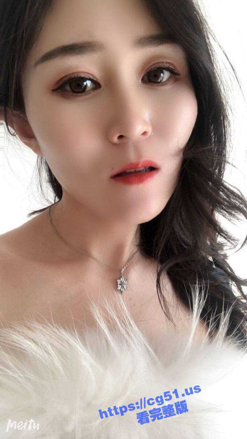 河南的一位漂亮人妻张丽白天干销售 晚上兼职肉身陪客户 先给客户口爆 然后被捏着翘臀无套爆操 - 51吃瓜网-51吃瓜网