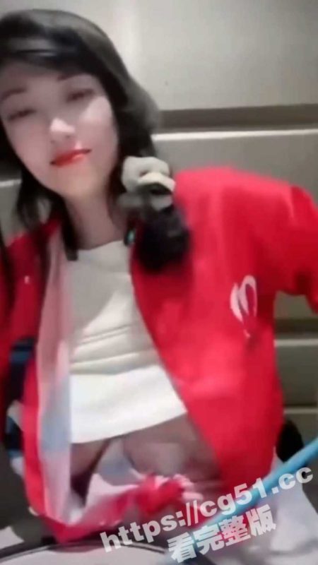 抖音 kj.hgiuyyb.nmk.g 直播间敲鼓表演才艺 大胸走光 目测一个奶都要5斤起步！-51吃瓜网