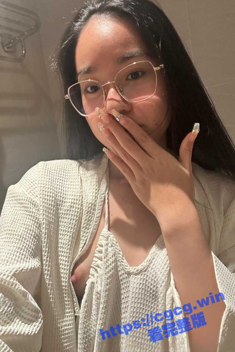 香港椒乳网红眼镜妹 mely 与男友居家性爱私拍 脸穴同框 乘骑位肥臀很有视觉冲击力！ - 51吃瓜网-51吃瓜网
