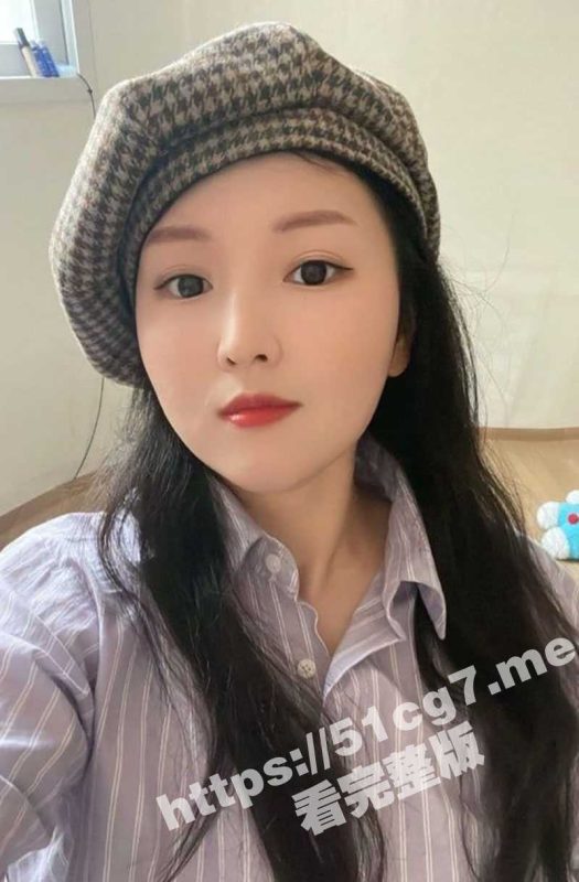 长沙师范大学 大三学姐背着男友与同专业的学弟偷情 宽松的卫衣下学姐的大灯又圆又亮！自拍性爱视频流出！-51吃瓜网