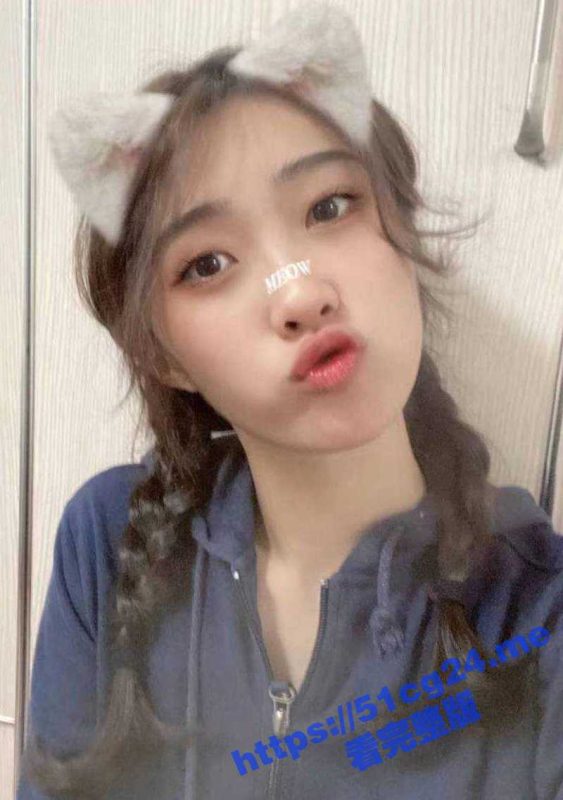 广州理工学院 刘美彤 音乐表演专业！骚鸡勾引男人上床 口交的样子真TM骚 为了挨草连套都等不及带-51吃瓜网