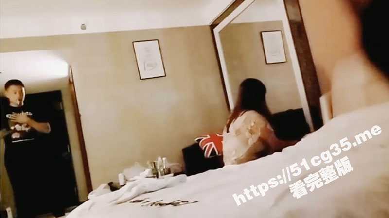 真的快笑死 健身猛男约炮干到一半发现是个死人妖 直接暴打 直呼太可怕了 对话非常搞笑 - 51吃瓜网-51吃瓜网