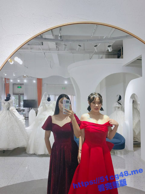 瓜友投稿 网络上认识的极品白嫩巨乳精神小妹 几句话一忽悠就发过来自拍裸体揉奶视频 好反差-51吃瓜网