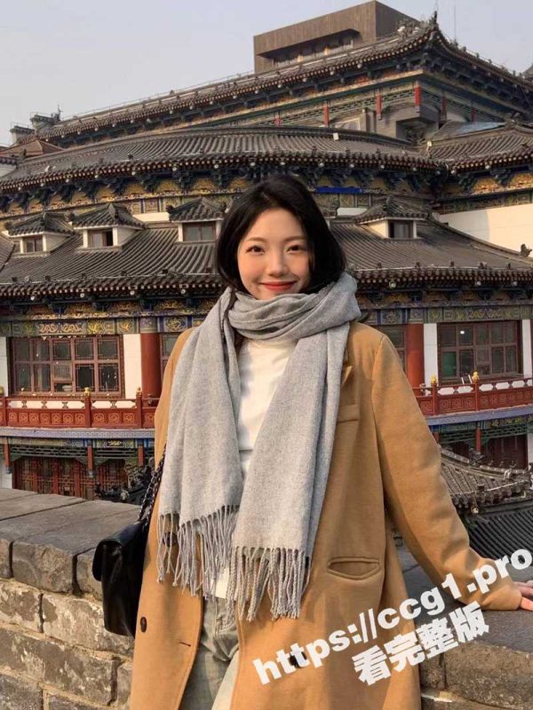 暗恋很久的大学班花 同学聚会喝醉后 带到酒店直接半推半就的爆操  女神有对象只好偷偷拍给瓜友看-51吃瓜网